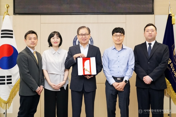 사이버대학 최초 AI 기반 전 과목 다국어 자막 구현, 사이버한국외대 '대한민국 AI혁신대상' 수상